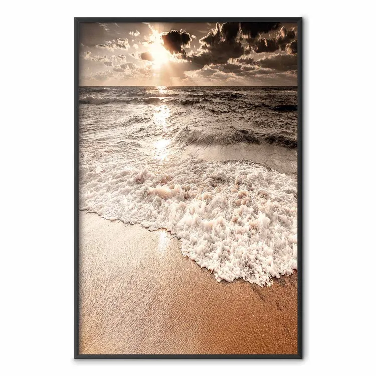 Espacio de olas - paisaje de playa y mar sobre fondo de rayos solares