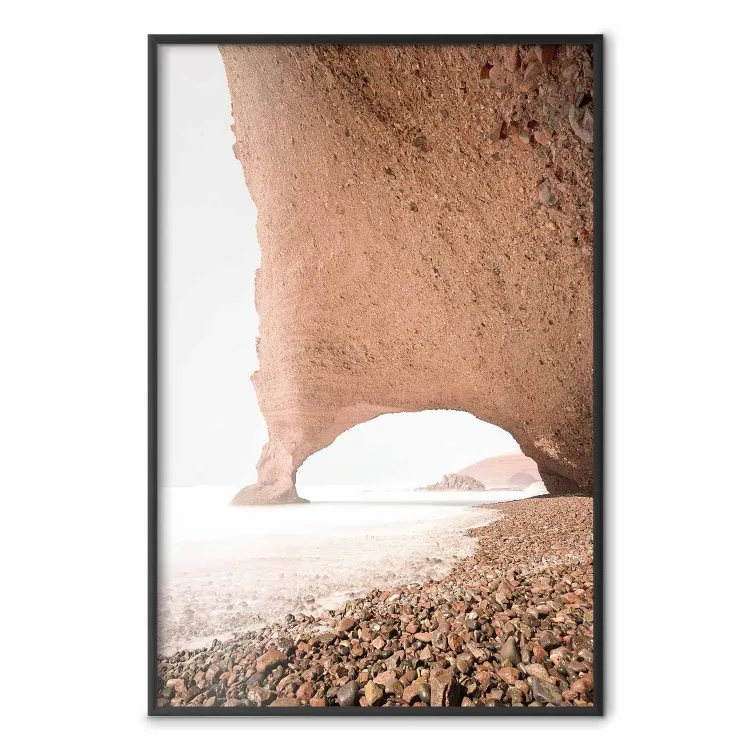 Legzira - paisaje marino de una sugerente roca en una playa rocosa