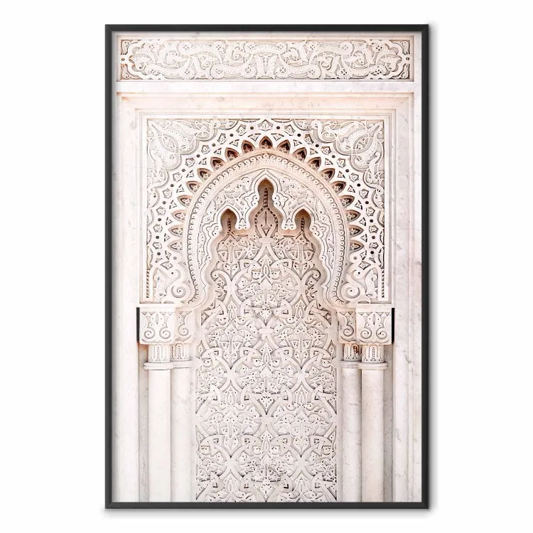 Luz en baches - arquitectura beige de una columna decorada