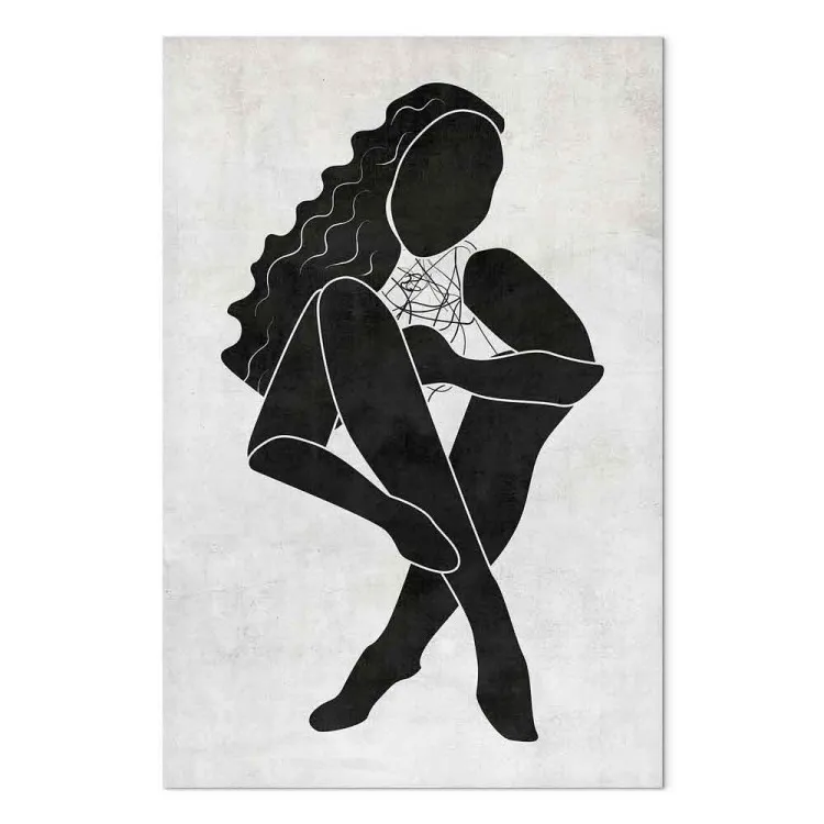 Figura femenina sentada - silueta femenina negra sobre fondo gris