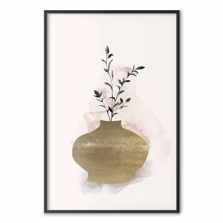 Florero dorado - composición simple con maceta verde sobre fondo beige