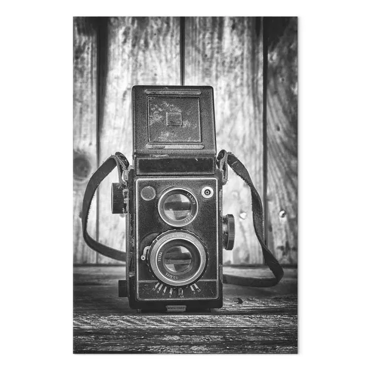 Cámara antigua - retro foto en blanco y negro con tablas en el fondo